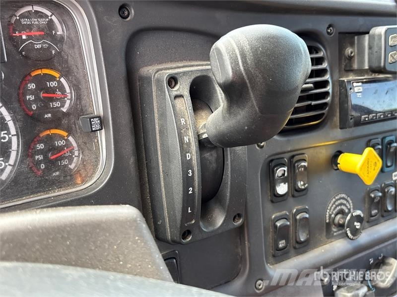 Freightliner M2 106 Isotermos y frigoríficos