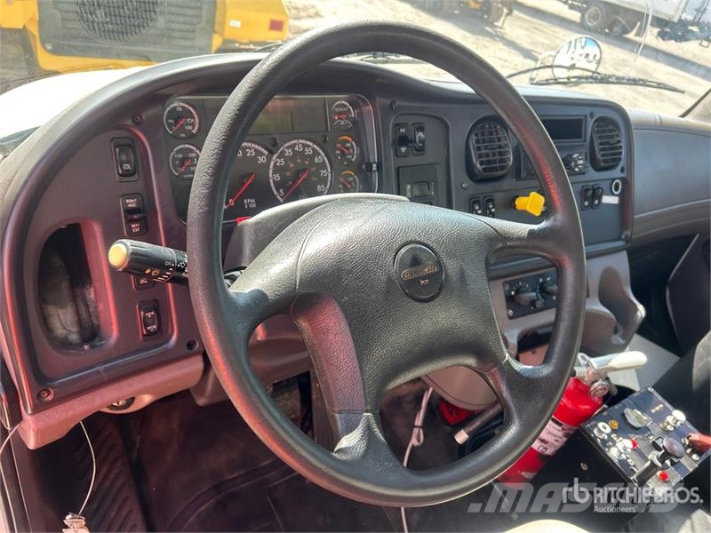 Freightliner M2 106 Kipper
