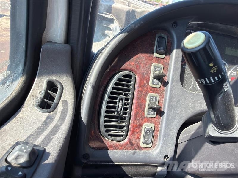 Freightliner M2 106 Camiones portacoches