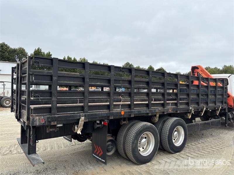Freightliner M2 106 Autogru