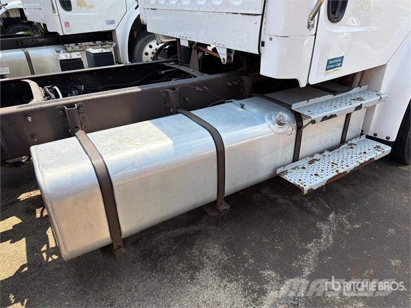 Freightliner M2 106 Autotransporteri