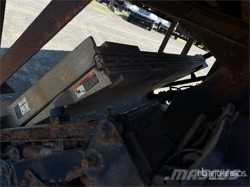 Freightliner M2 106 Camiones con caja de remolque
