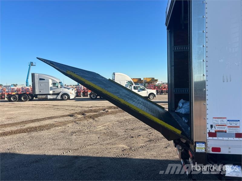 Freightliner M2 106 Furgons