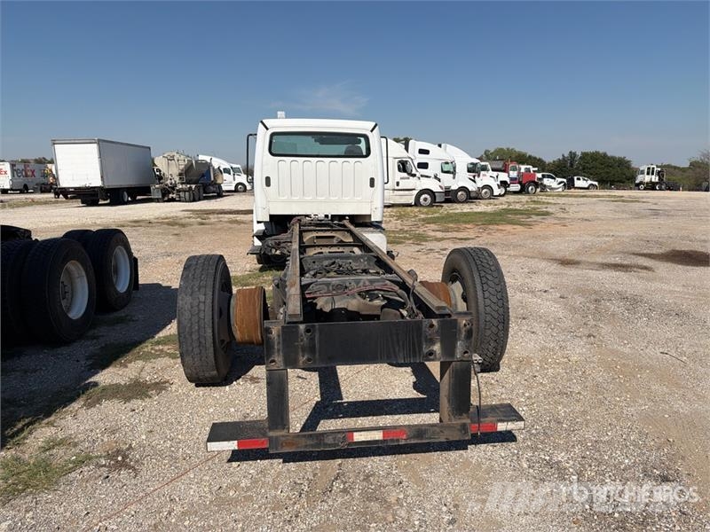 Freightliner M2 106 Cabinas
