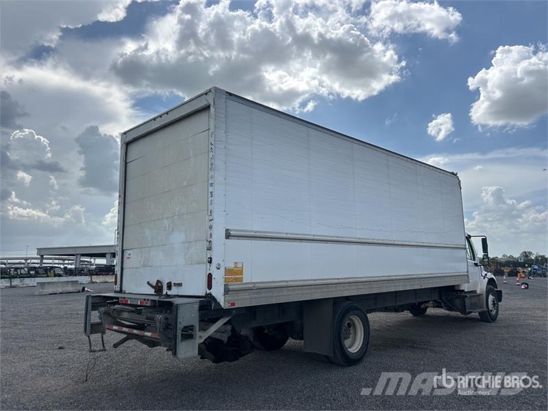 Freightliner M2 106 Camion cassonati