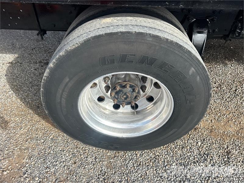 Freightliner M2 106 Platte bakwagens