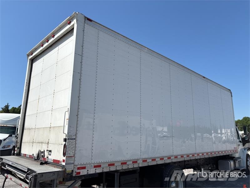 Freightliner M2 106 Furgons