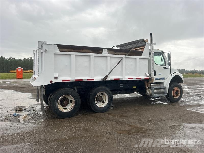 Freightliner M2 106 Camiones bañeras basculantes o volquetes