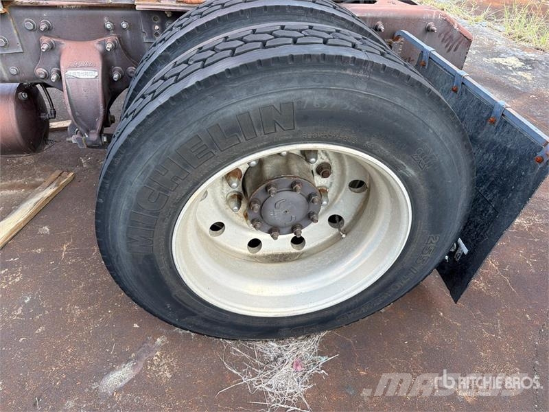 Freightliner M2 106 Camiones portacoches
