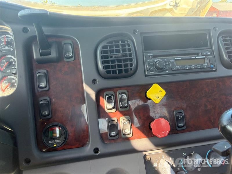 Freightliner M2 106 Autoveokid