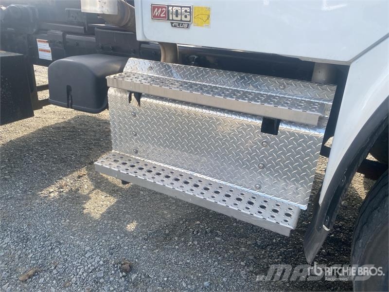 Freightliner M2 106 Portaalsysteem vrachtwagens