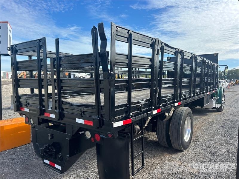 Freightliner M2 106 Platte bakwagens