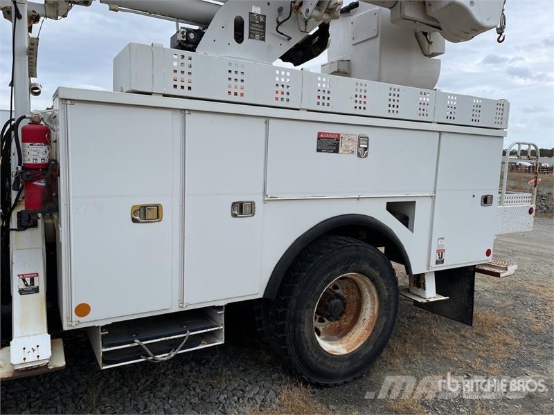 Freightliner M2 106 Plataformas sobre camión