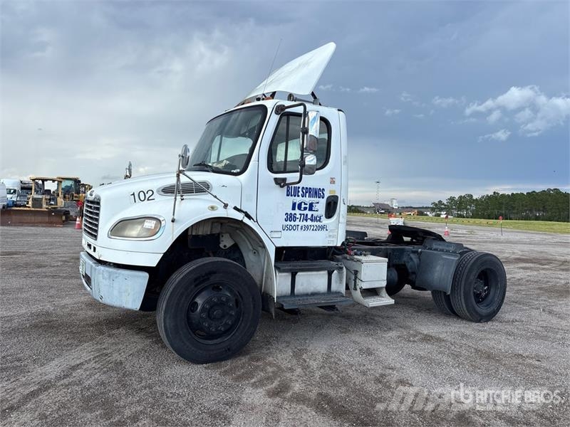 Freightliner M2 106 Tegljači