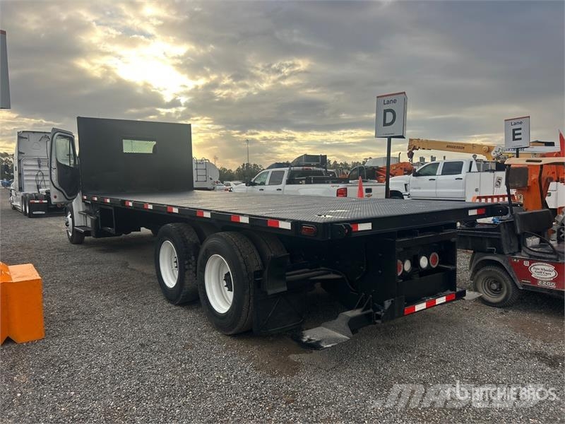 Freightliner M2 106 Flatbed / Dropside trucks