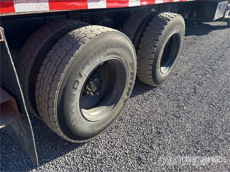Freightliner M2 106 Madelautod