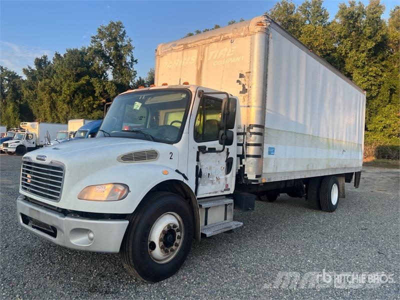 Freightliner M2 106 Kofferaufbau