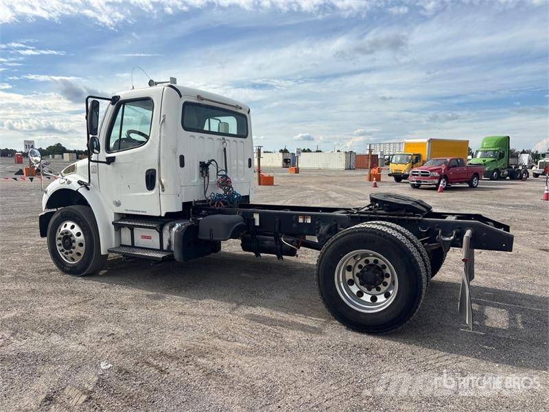 Freightliner M2 106 وحدات الجر