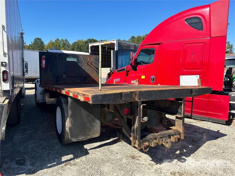 Freightliner M2 106 Camiones plataforma