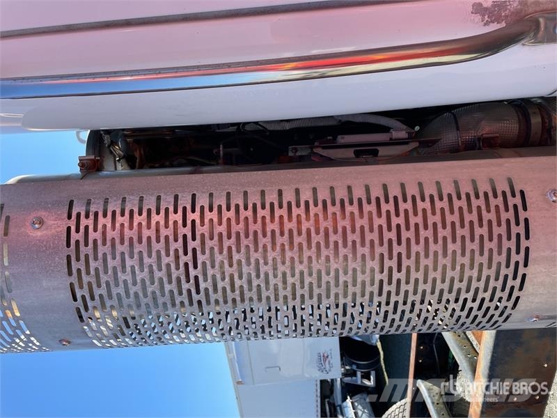 Freightliner M2 106 Cabins and interior