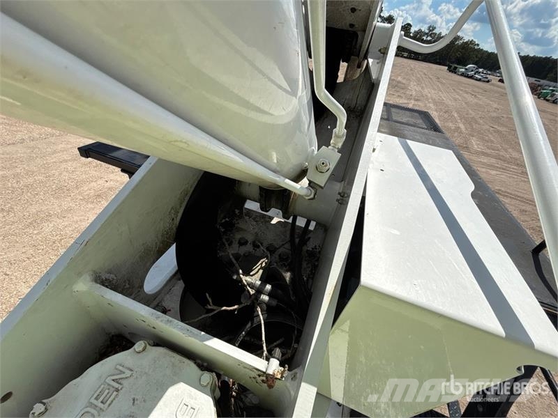 Freightliner M2 106 Pacēlāji uz automašīnas bāzes