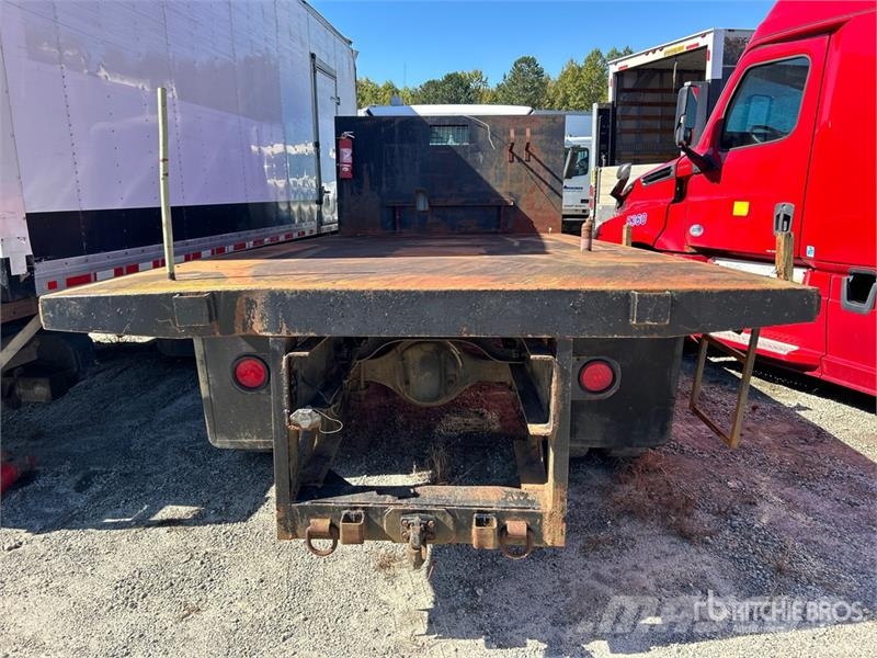 Freightliner M2 106 Camiones plataforma
