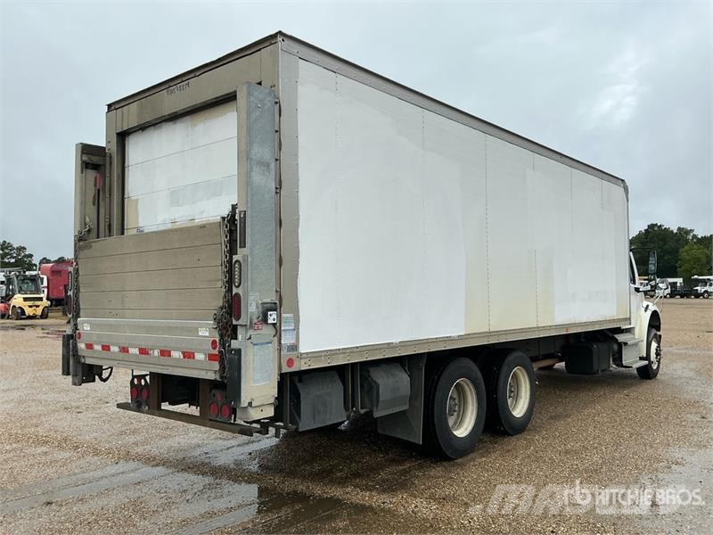 Freightliner M2 106 Грузовики-Рефрижераторы