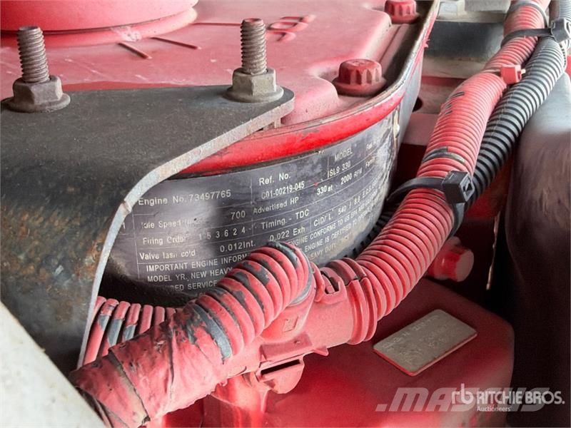Freightliner M2 106 Teherautóra szerelt emelők és állványok