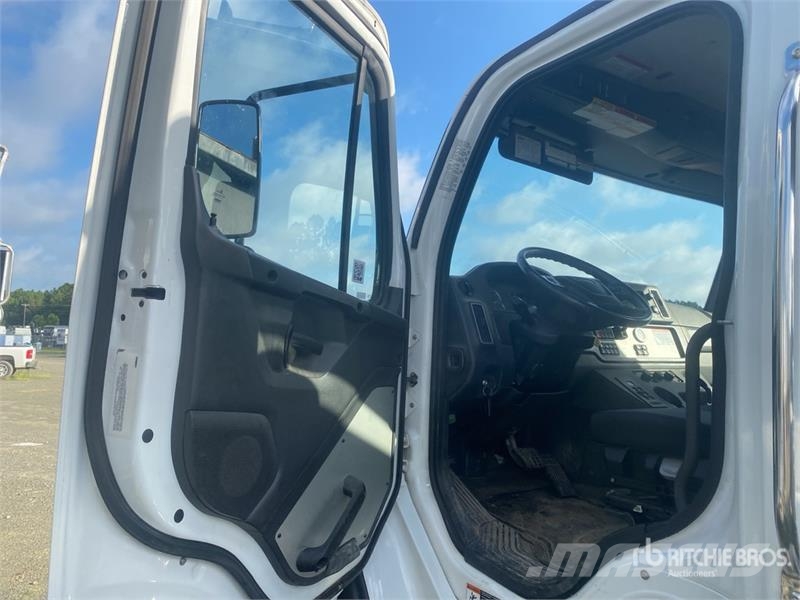 Freightliner M2 106 Portaalsysteem vrachtwagens
