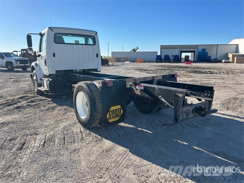Freightliner M2 106 كابينة والداخلية
