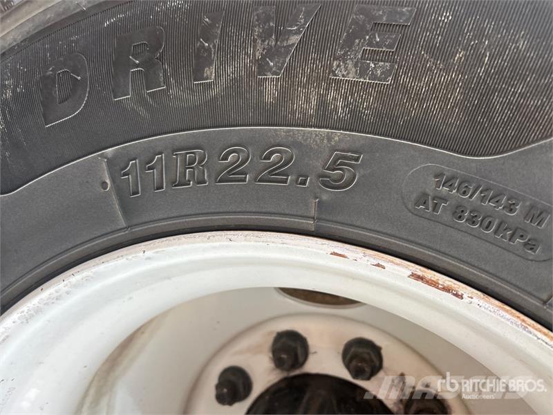 Freightliner M2 106 Pacēlāji uz automašīnas bāzes