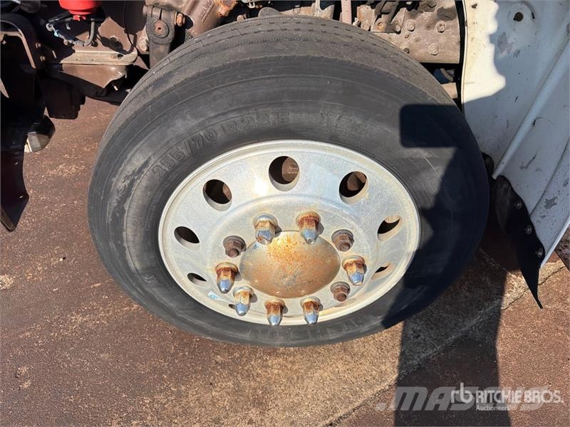 Freightliner M2 106 Camiones portacoches
