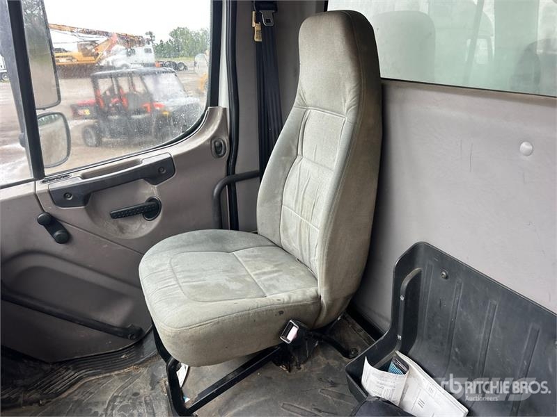 Freightliner M2 106 Camiones bañeras basculantes o volquetes