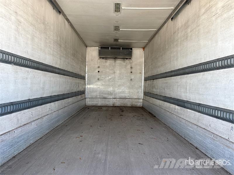 Freightliner M2 106 Temperature controlled trucks