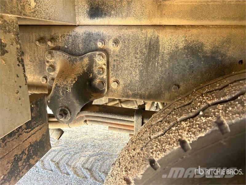 Freightliner M2 106 卡車裝載高空作業車