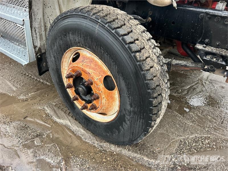 Freightliner M2 106 Camiones bañeras basculantes o volquetes