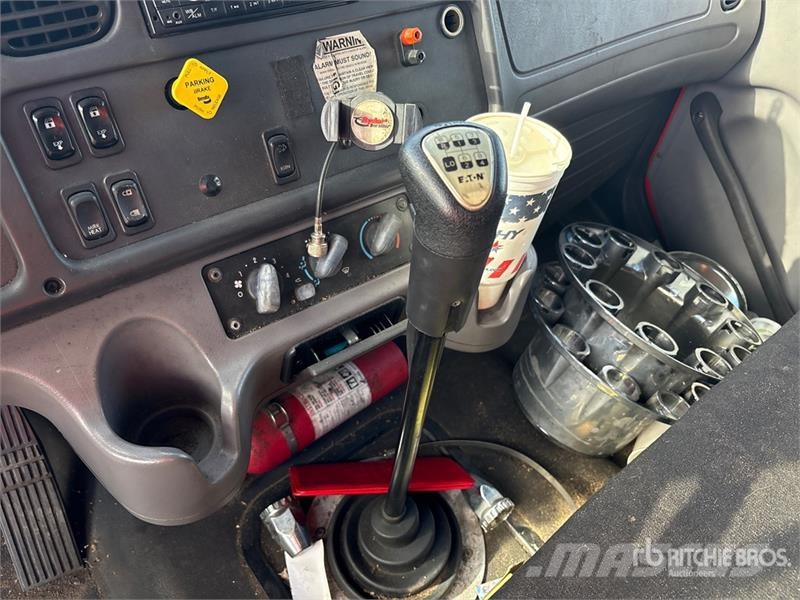Freightliner M2 106 Temperature controlled trucks