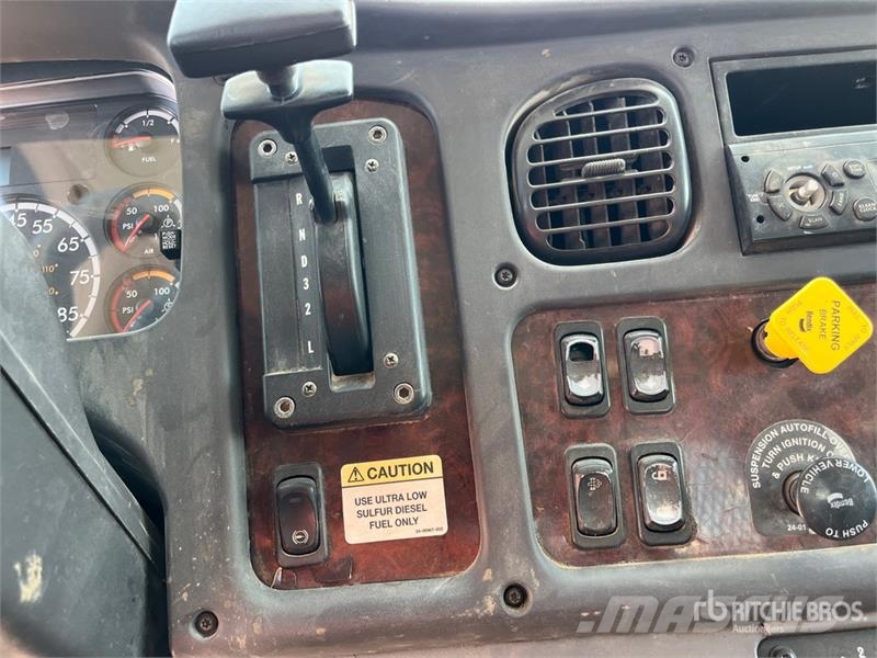 Freightliner M2 106 Komunálne / Multi-úžitkové vozidlá