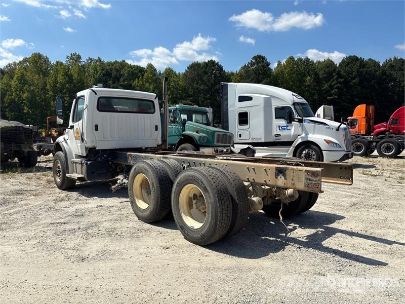 Freightliner M2 106 Cabins and interior