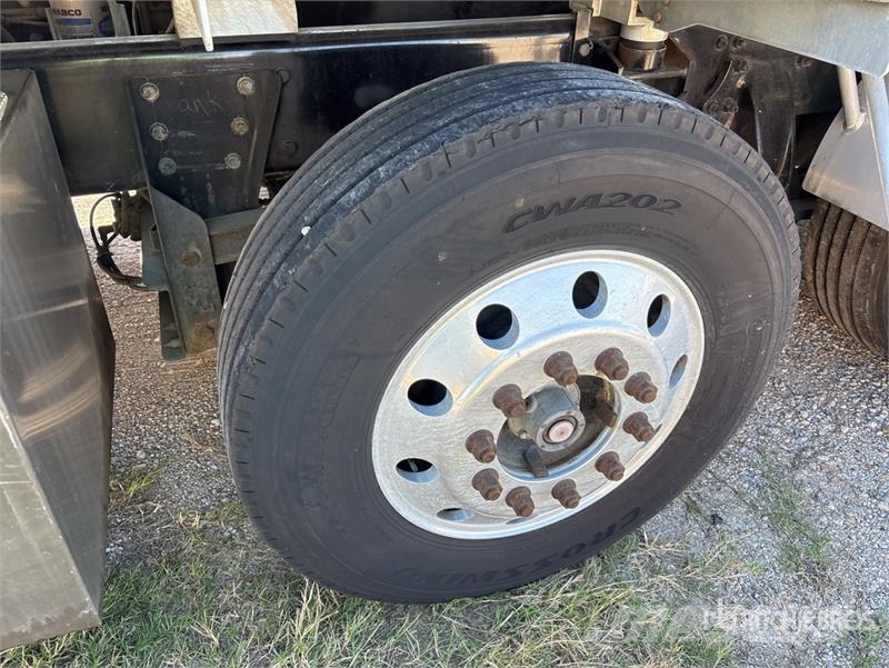 Freightliner M2 106 Camiones aspiradores/combi