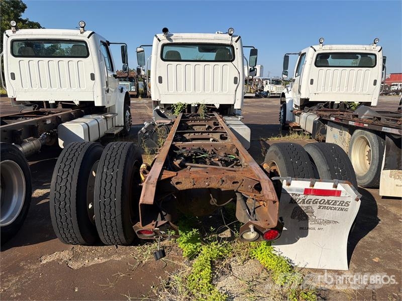 Freightliner M2 106 Camiones portacoches