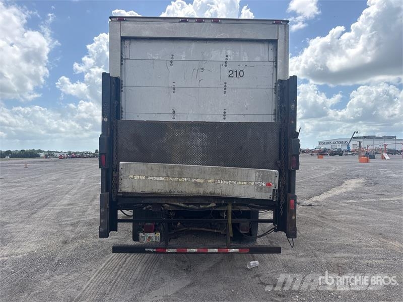 Freightliner M2 106 Caminhões com temperatura controlada