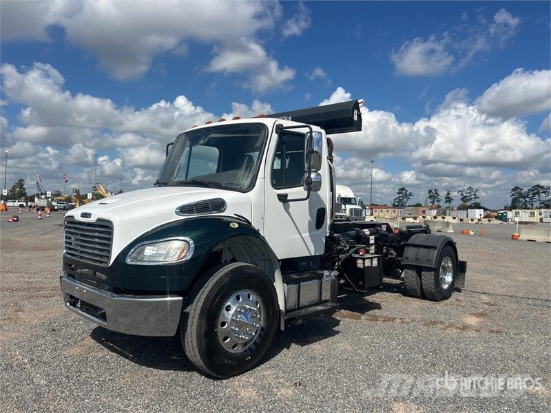 Freightliner M2 106 Krokbil