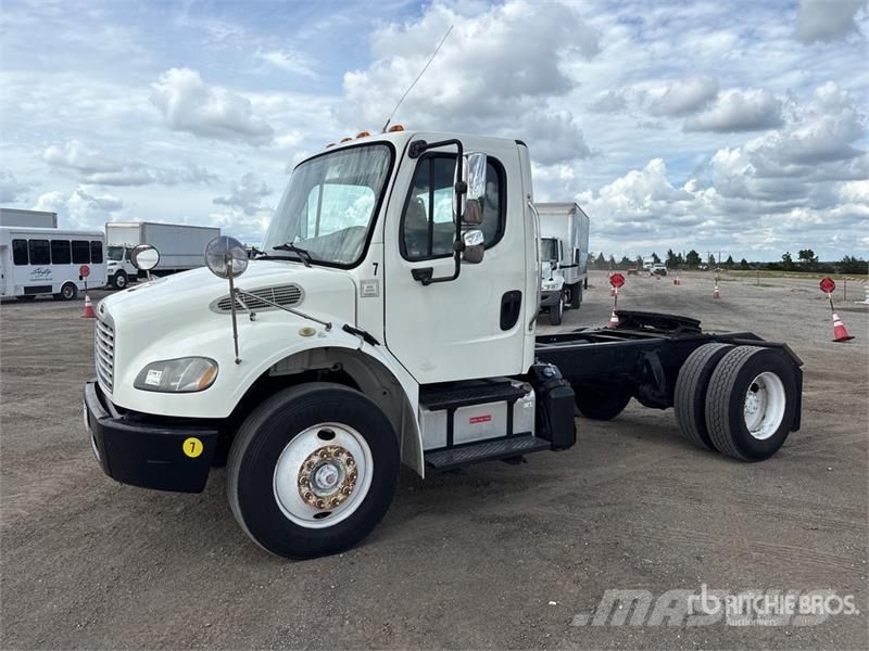 Freightliner M2 106 Tegljači