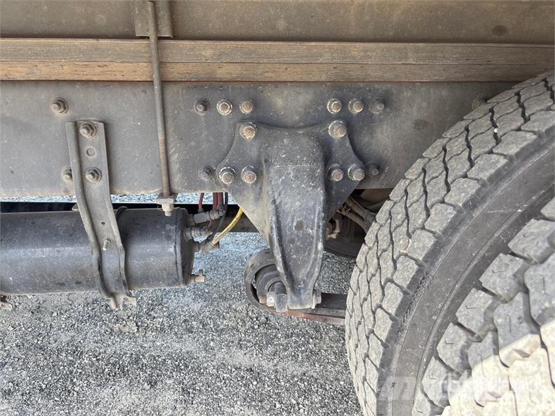 Freightliner M2 106 Isotermos y frigoríficos