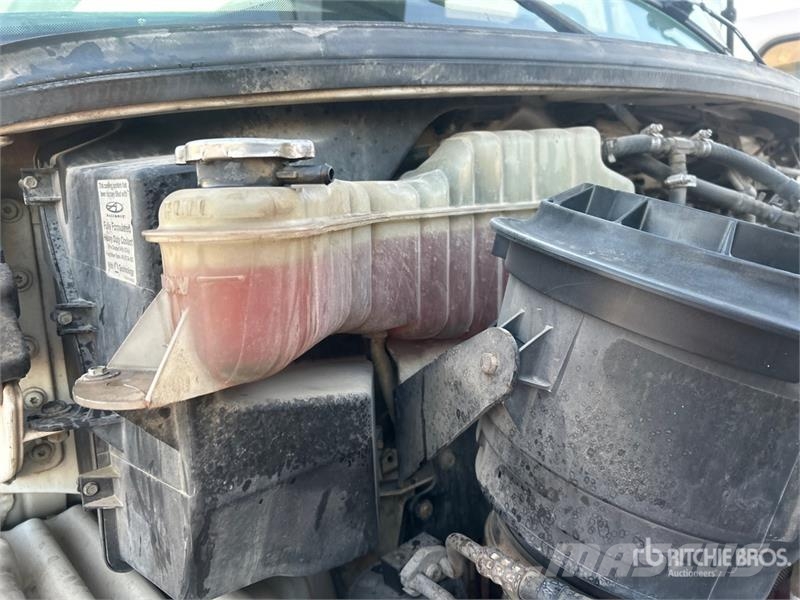 Freightliner M2 106 Pacēlāji uz automašīnas bāzes