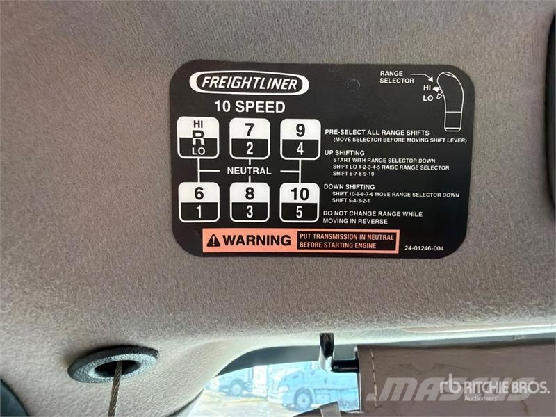 Freightliner M2 106 Camiones portacoches