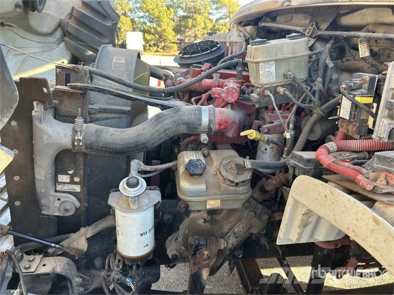 Freightliner M2 106 كابينة والداخلية