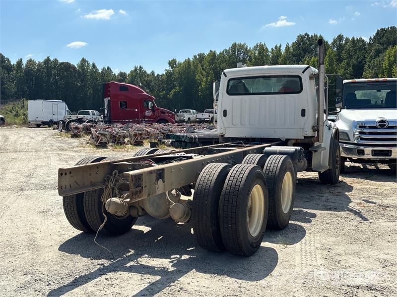 Freightliner M2 106 Cabins and interior