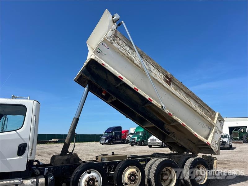 Freightliner M2 106 Kipper